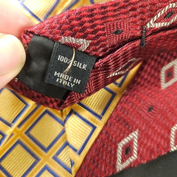 3 Jos A Bank Geometric Made In Italy Silk Ties 4" x 59" - Picture 4 of 11